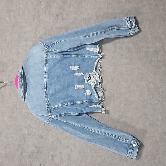 Shein cropped jean jacket - Picture 5 of 7